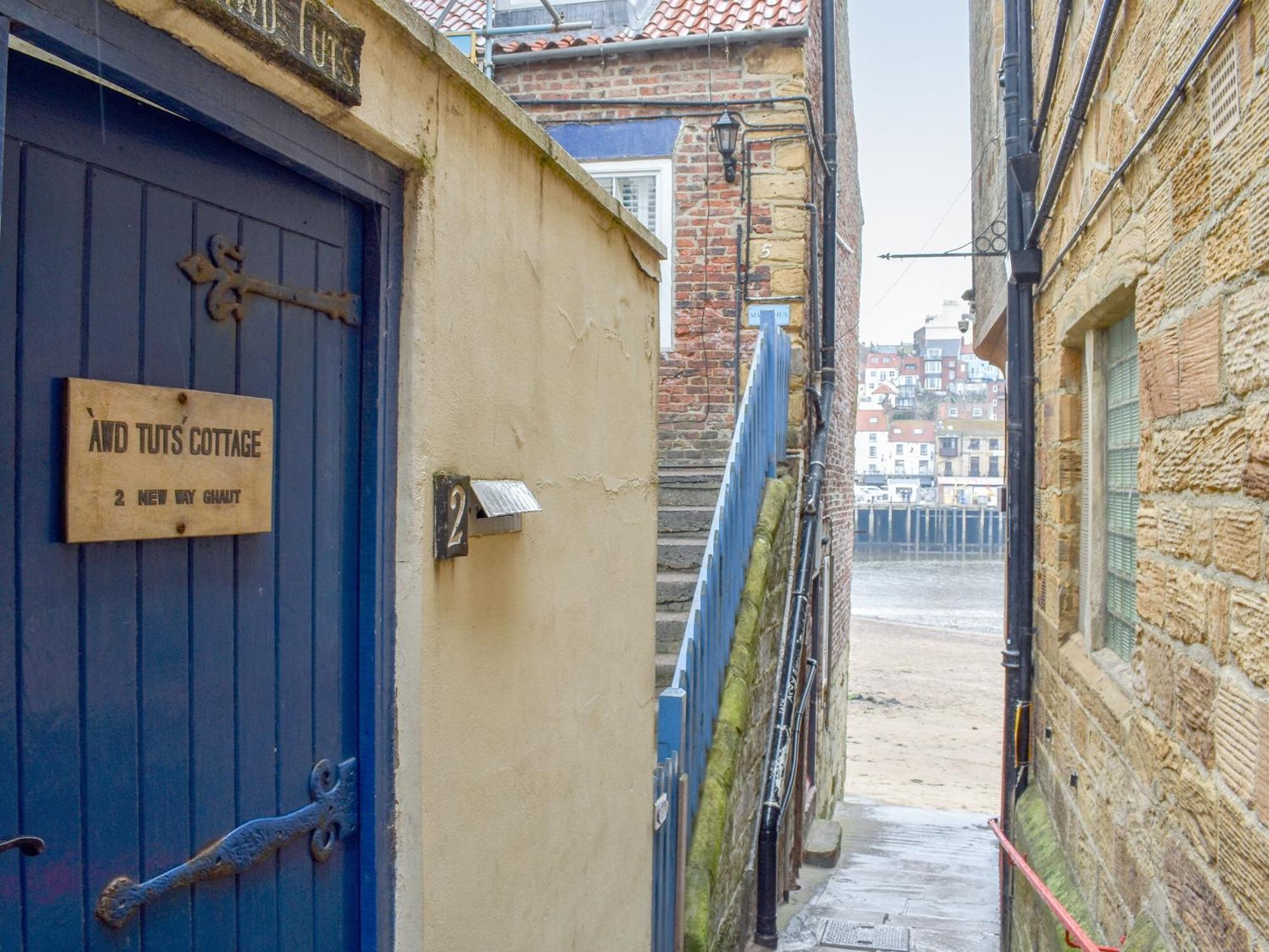 Awd Tuts * Whitby